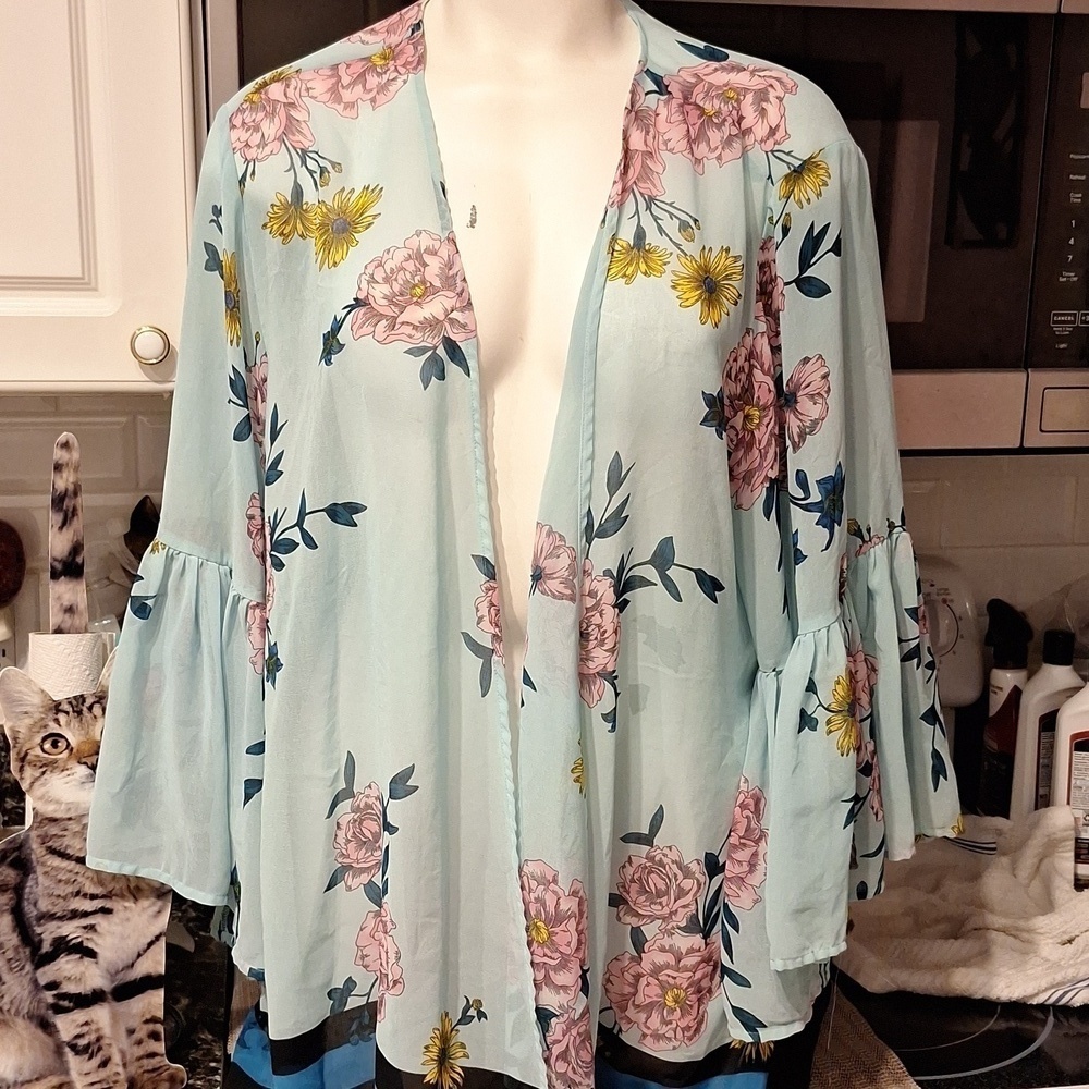 q Lane Bryant Floral Top Worn Open Size 18/20